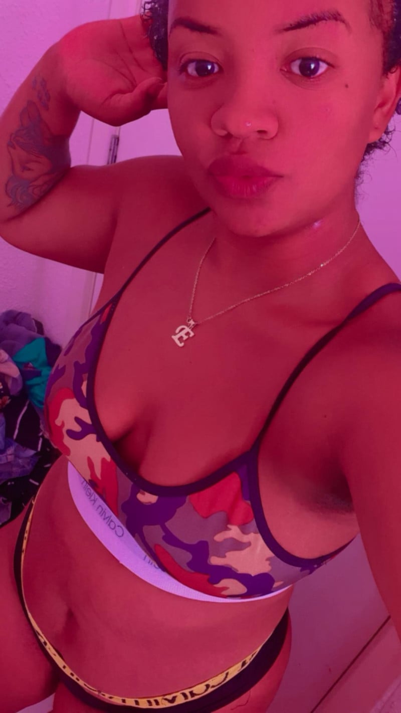 mauyri estefany Serviços, Packs, Fotos, Vídeos e Perfis